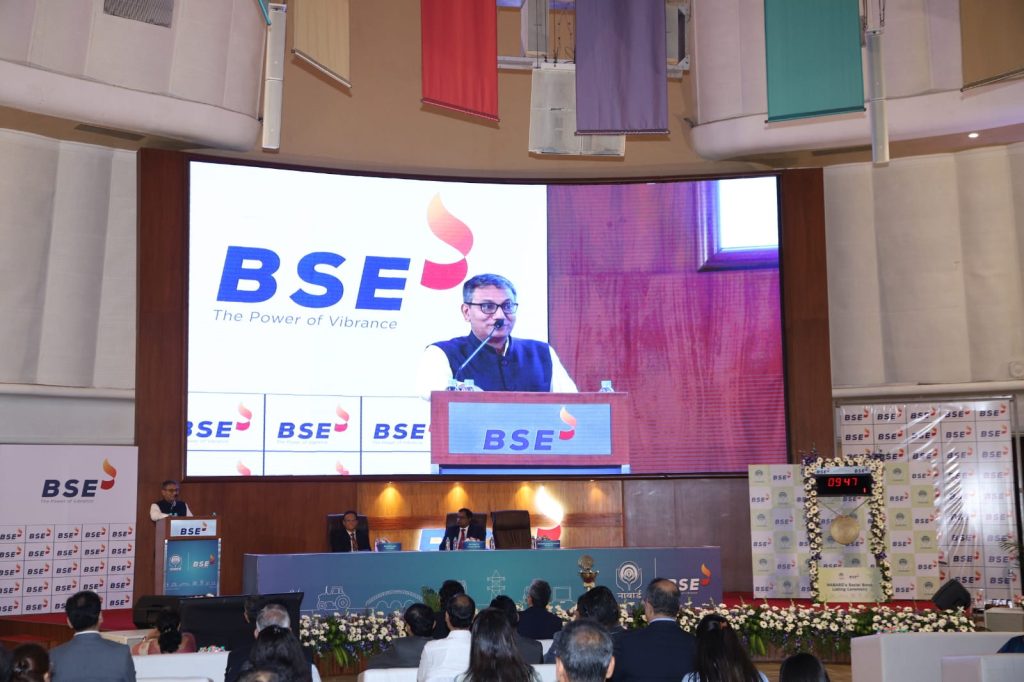 NABARD's Social Bonds get listed at @BSEIndia . Mr. Shaji K V, Chairman, NABARD along with Mr. Sundararaman Ramamurthy, MD&CEO, BSE and Mr. Alok C Jena, CGM, NABARD ringing the BSE Bell to mark the listing.