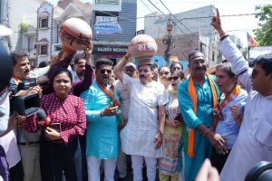 Delhi BJP Virendra Sachdeva holds protests against water crisis