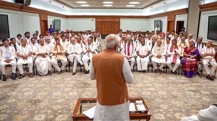 PM Modi addresses ministers to take oath