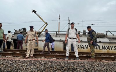 Howrah Mumbai derailment in Jharkhand