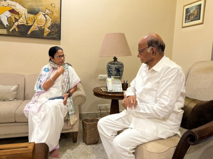 West Bengal CM Mamata Banerjee with NCP (Sharadchandra) chief Sharad Pawar in Mumbai