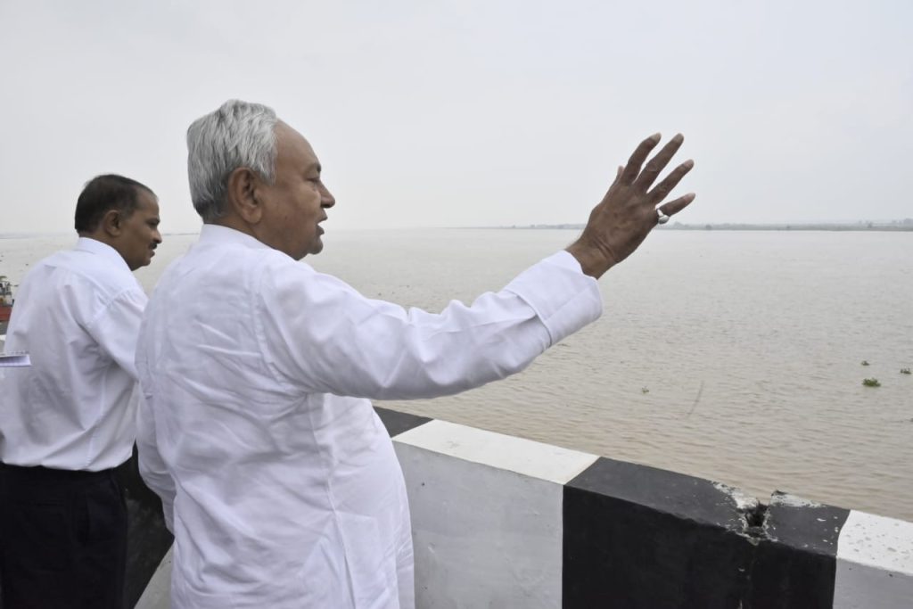 Bihar CM Nitish Kumar inspects rising level of waters in Ganga in Patna