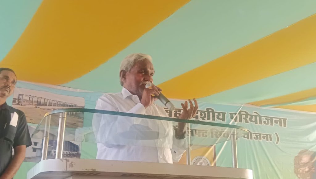 Former Jharkhand CM Champai Soren addressing a meeting in Saraikela