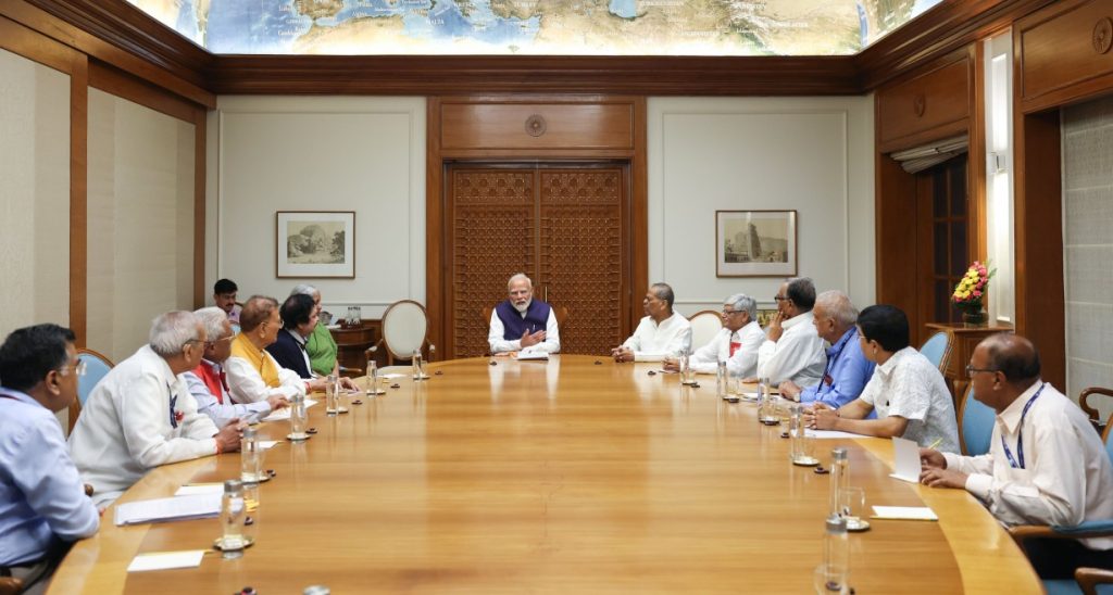 PM Narendra Modi with Union leaders of Central Staff Council