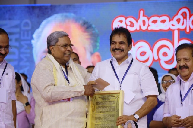 Karnataka CM Siddaramaiah with Congress general secretary K C Venugopal