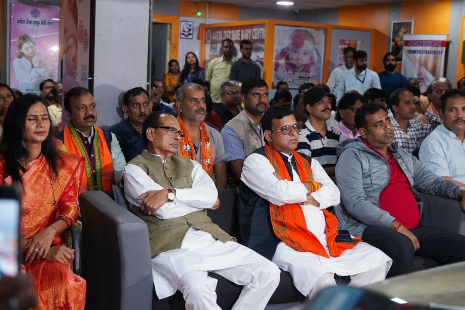 Union Minister Shivraj Singh Chouhan listens to Mann ki Baat in Jharkhand