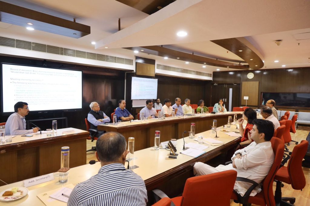 Union Minister of Communication Jyotiraditya Scindia in a meeting with academician
