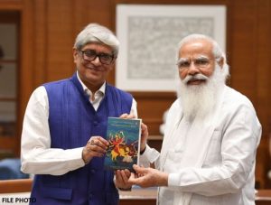 Bibek Debroy with PM Narendra Modi (File)