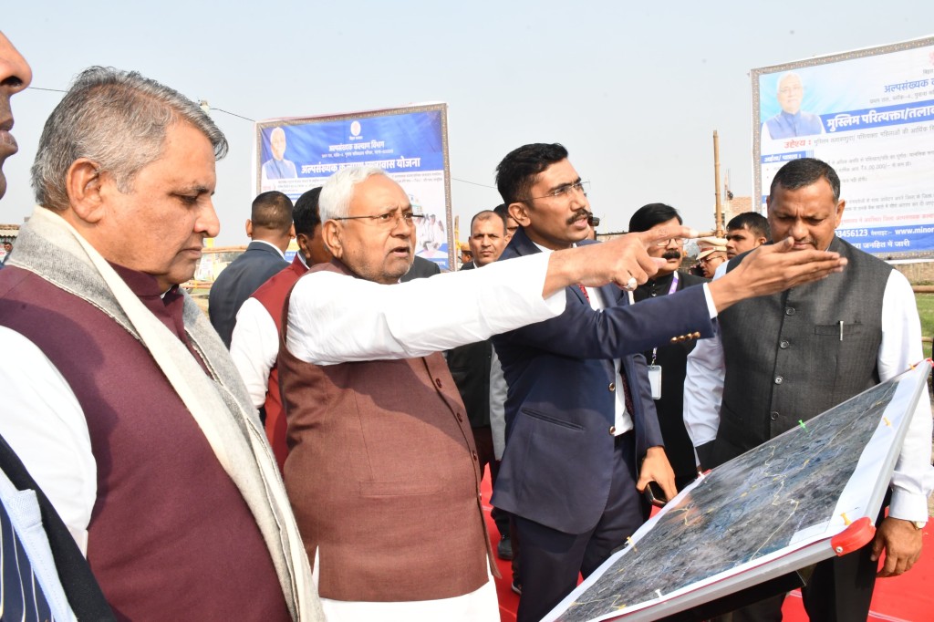 Bihar CM Nitish Kumar during an inspection. Image credit JD (U)