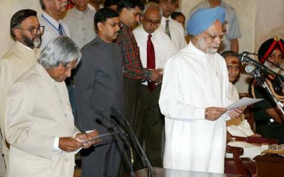 Dr Manmohan Singh at swearing in ceremony in 2004. Image credit @RahulGandhi