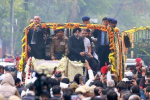 LoP Rahul Gandhi leads funeral procession of late PM Manmohan Singh. Image credit INC