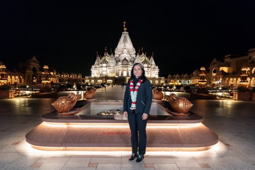 Tulsi Gabbad at Akshardham Temple Image credit X.com @TulsiGabbad