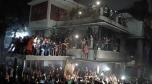 Bangladesh mob vandalizes Mujib Ur Rehman residence. Image credit X.com