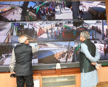 Union Minister for Railways Ashwini Vaishnaw Monitors train operations through CCTV Image credit Ministry of Railways