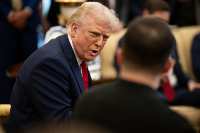 US President Donald Trump with Ukraine President Volodymyr Zelensky !