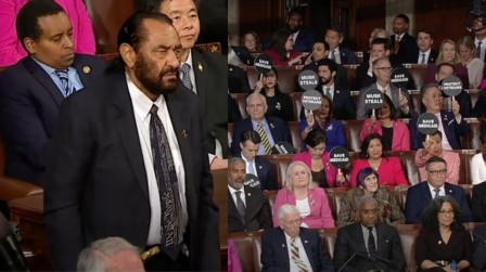 AL green and Democrats protest Donald Trump speech in the Congress !