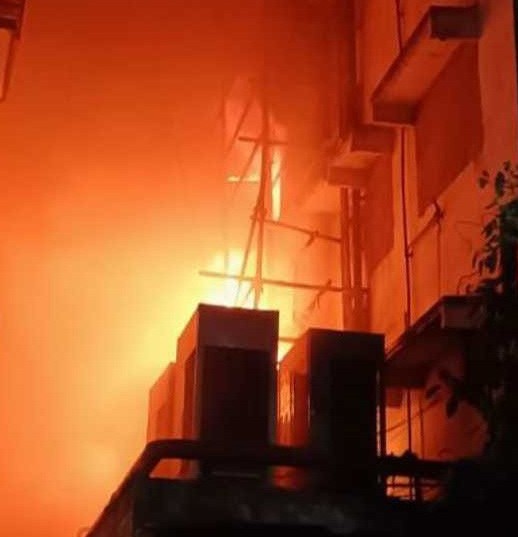 Fire at Rituraj Hotel in Kolkata’s Burrabazar !