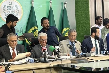 Pakistan’s ministers for Foreign Affairs, Defence, law and Information addressing an press conference in Islamabad !