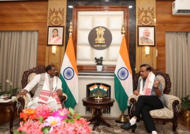 Assam CM Himanta Biswa Sarma with Governor Laxman Acharya !