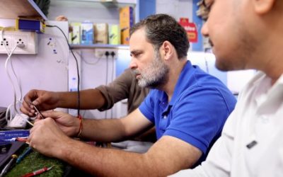 Congress Rahul Gandhi at a Nehru Place mobile phone repair shop on Saturday!