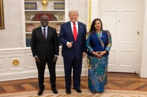 US President Donald Trump with Foreign Ministers of Rwanda and the Democratic Republic of Congo.