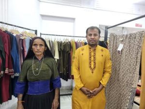 Ashu Bhen Rabbari and Kutch artisans hold exhibition in New Delhi!