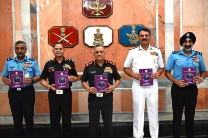 General Anil Chauhan, Chief of Defence Staff, along with the Service Chiefs released the declassified Joint Doctrines on Cyberspace and Amphibious Operations!