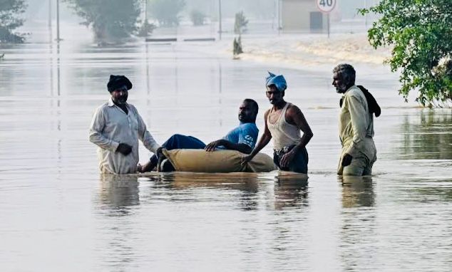 Floods in Punjab inundated several villages!