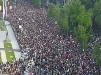 People in Serbia demand president and ministers' resignations !