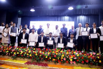 Delhi traders hold a meeting on GST cuts.