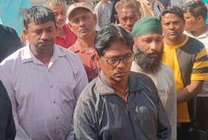 Haryana youth scammed by promises of Russia immigration meet Minister Anil Vij.