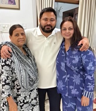 Rohini Acharya, daughter of Lalu Prasad Yadav, with her brother Tejashwi Yadav
