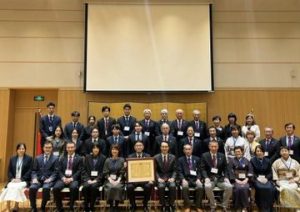 Chinese students in Japan.