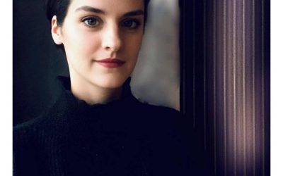 Noémie Merlant by make up artist Cathelyne Viriot.