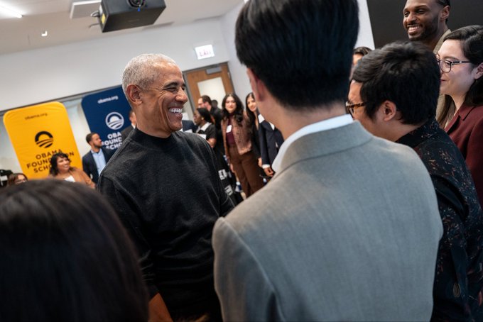 Former US President Barack Obama with supporters.