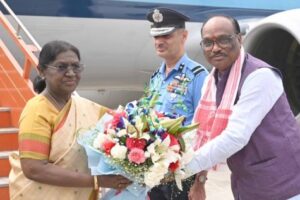 Union Minister of State for Tribal Affairs Shri Durgadas Uikey received President Droupadi Murmu on her arrival at Bagdogra, West Bengal.