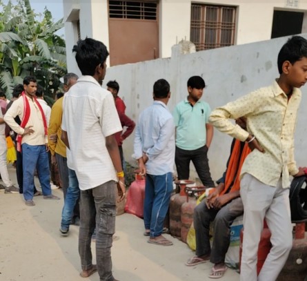 Delays, agency lapses, panic hoarding, and underpaid workers are failing India’s LPG delivery system.