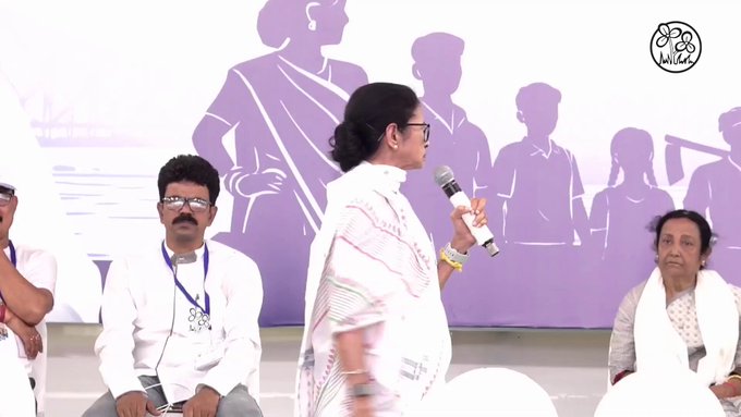 West Bengal Chief Minister Mamata Banerjee erupted in anger at an election rally in Khandaghosh.