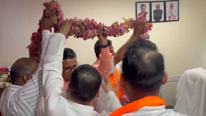 BJP leaders fete Suvendu Adhikari.
