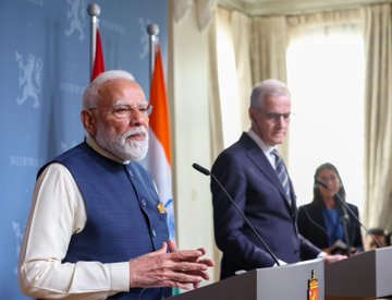 PM Narendra Modi with Prime Minister Jonas Gahr Støre in Oslo.