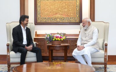 Prime Minister Narendra Modi in discussion with Viajy during a meeting in New Delhi.