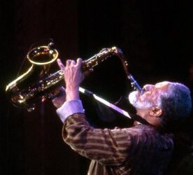 Sonny Rollins is gone. The last jazz giant was 95 — and he spent two years playing alone on a bridge to get better.