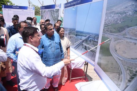 Union Minister Nitin Gadkari inspects DND Expressway work progress.