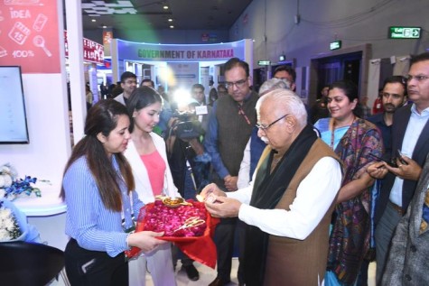 Union Minister of Power Manohar Lal Khattar at a public meeting.
