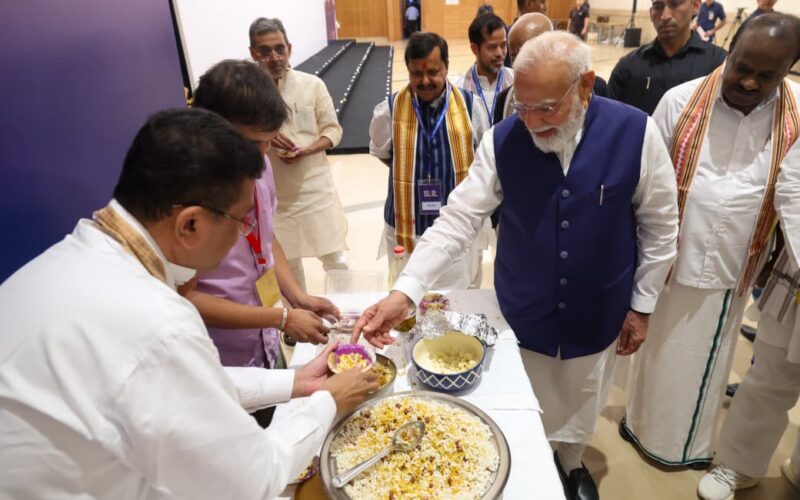 The Cult of Modi: Media Amplification, Public Spectacle and Political Power.