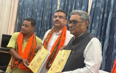 West Bengal CM Suvendu Adhikari with state Finance minister Swapan Das Gupta.