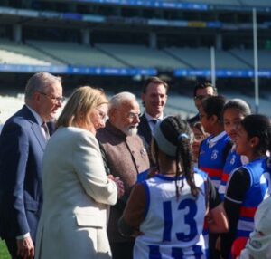 Prime Minister Narendra Modi in Australia with local leaders.