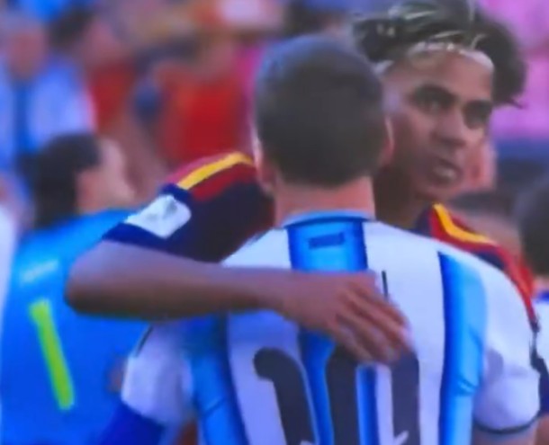 Lamine Yamal embraces Lionel Messi after Spain beat Argentina in the 2026 World Cup final.