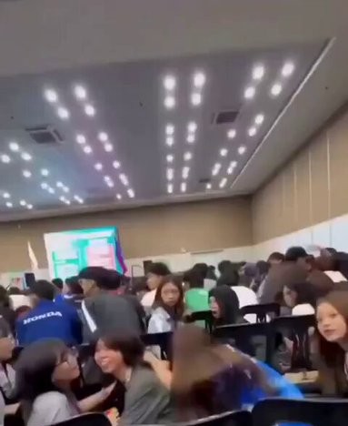 Students in a classroom panic as tremors from Flores earthquake shook the building.
