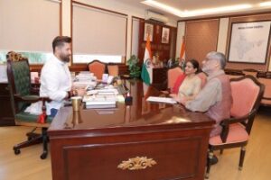 Union Minister Chirag Paswan with a former FCI official in New Delhi.